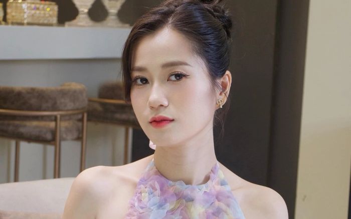 Lâm Vỹ Dạ diện váy ngắn lộ chi tiết quyến rũ 'hớp hồn', khó tin nhan sắc mẹ 2 con