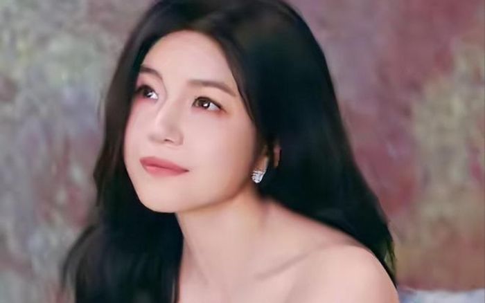 Rời xa cuộc hôn nhân với Trần Hiểu, Trần Nghiên Hy 'lột xác' trong năm 2025