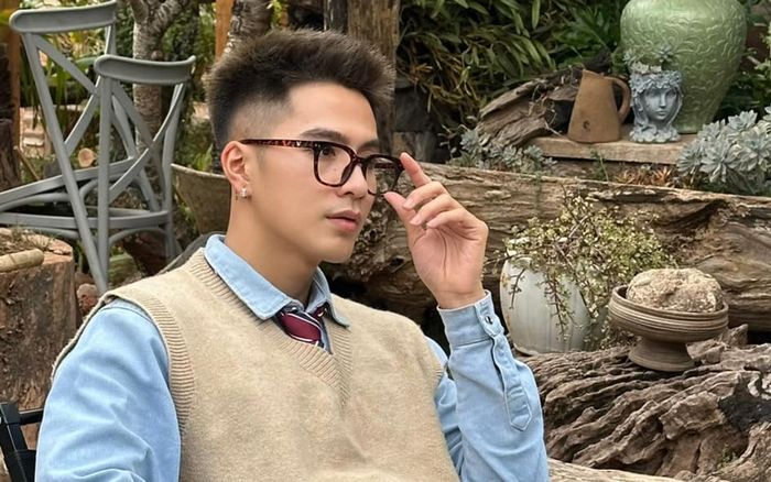 Thông tin mới nhất về tình hình của người mẫu Lý Công Chiều sau tai nạn lật xe