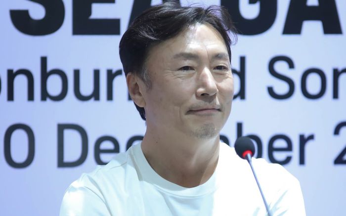 HLV Hàn Quốc phản ứng khi Việt Nam thắng Lào nhờ trọng tài 'bẻ còi'