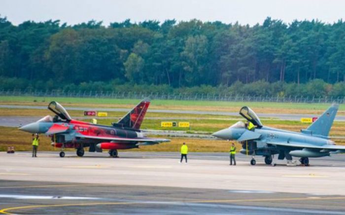 Máy bay gặp sự cố trên không trung, nhiều hành khách bị văng khỏi ghế