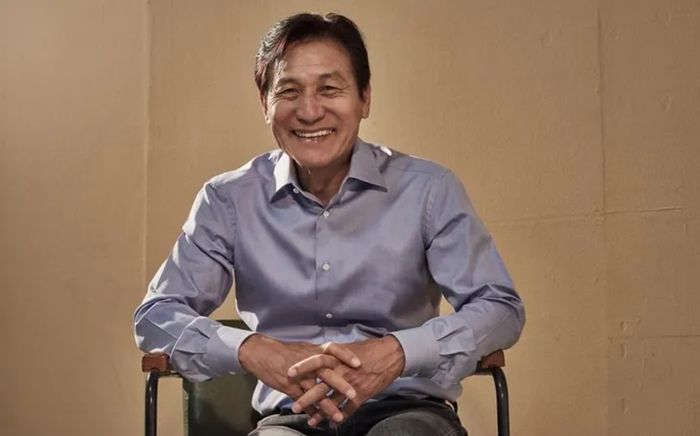 Ahn Sung Ki bị nghẹn khi đang ăn phải nhập viện cấp cứu, sức khỏe chuyển biến xấu