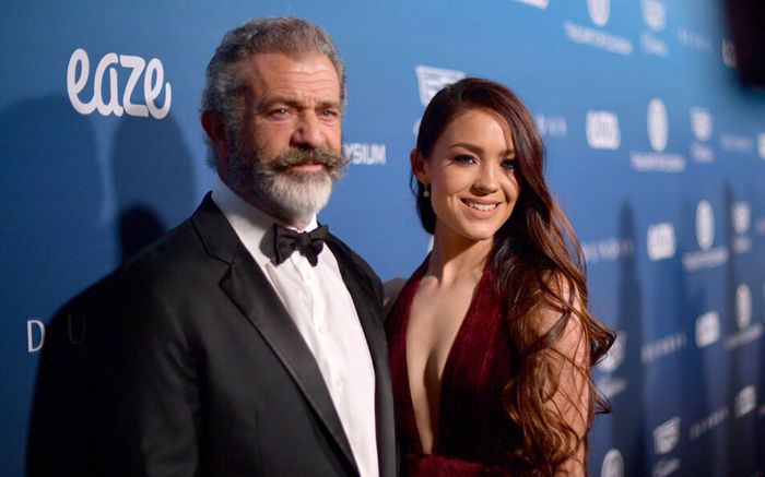 Mel Gibson chia tay bạn gái kém 34 tuổi