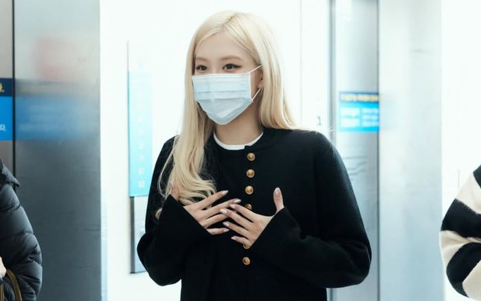 Hành động ấm lòng của Rosé (BLACKPINK) trong ngày cuối năm