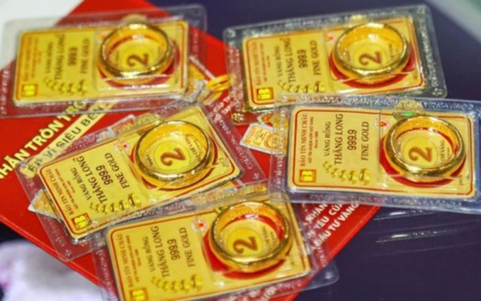 Giá vàng hôm nay (4/12): Choáng với vàng nhẫn