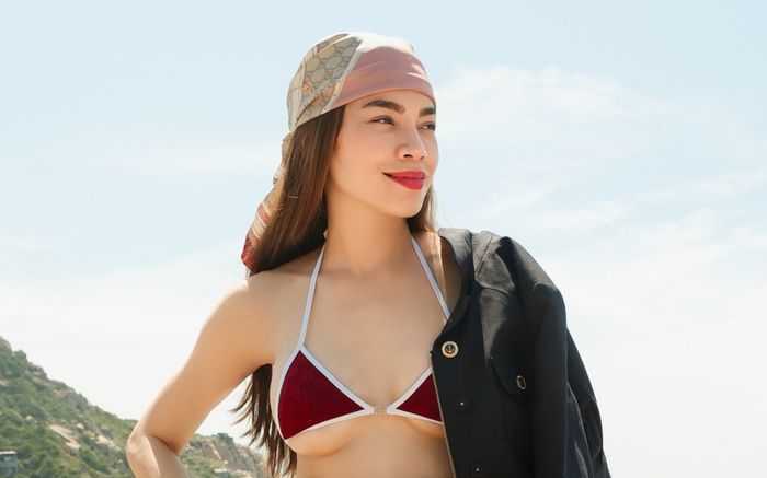 Tấm hình lộ rõ nhan sắc không son phấn của Hồ Ngọc Hà