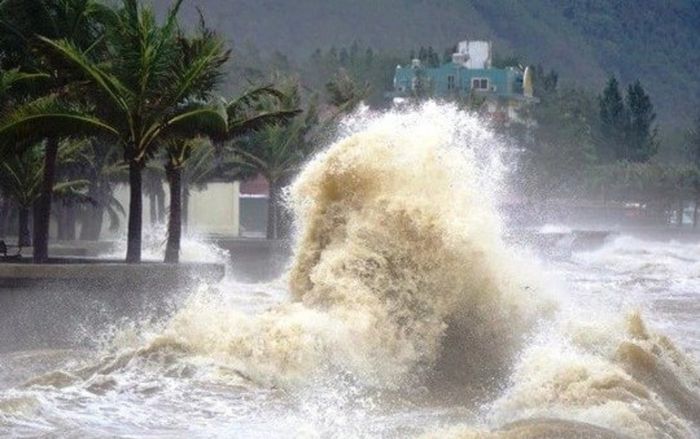 Áp thấp sắp vào Biển Đông, nguy cơ thành bão số 16: Miền Trung lại sắp đón mưa lớn