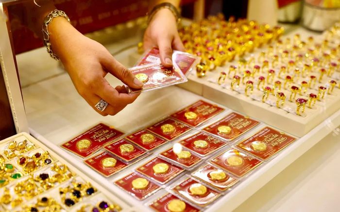 Giá vàng chiều 4/12: Giảm mạnh