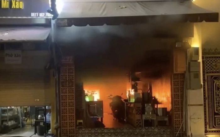 Đau lòng hiện trường vụ cháy khiến 6 người thương vong ở TP.HCM