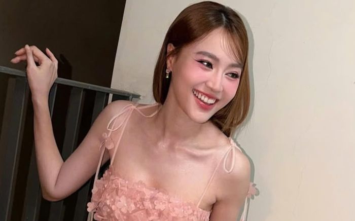 Ninh Dương Lan Ngọc diện váy hai dây lộ chi tiết đắt giá ở tuổi U40