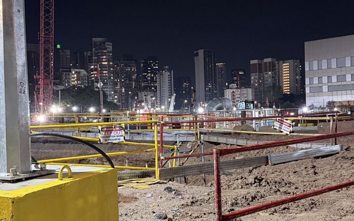 Đào đất làm công trình sau bệnh viện, phát hiện 4 chiếc quan tài không rõ danh tính