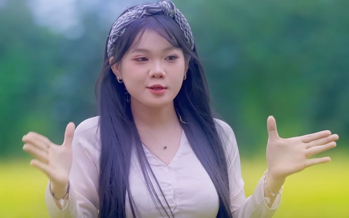 Hiện tượng Dương Ái Vy và thực trạng 'loạn' ca sĩ tự phong