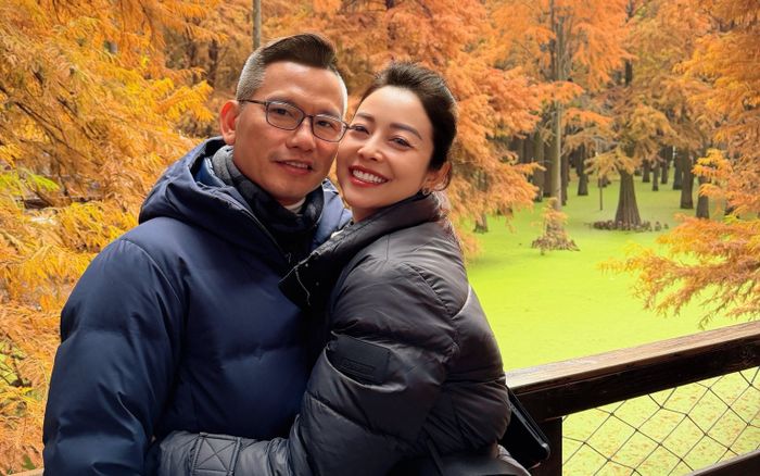 Jennifer Phạm tung ảnh tình tứ với chồng doanh nhân U50, netizen nô nức xin vía