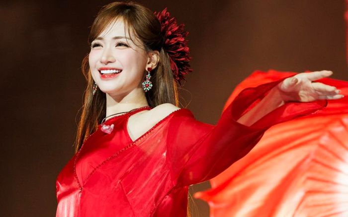 Một năm 'để đời' của Hòa Minzy