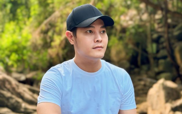 Vừa ly hôn vợ sau 20 năm gắn bó, nam ca sĩ Việt tiết lộ có bạn gái mới khiến khán giả bất ngờ