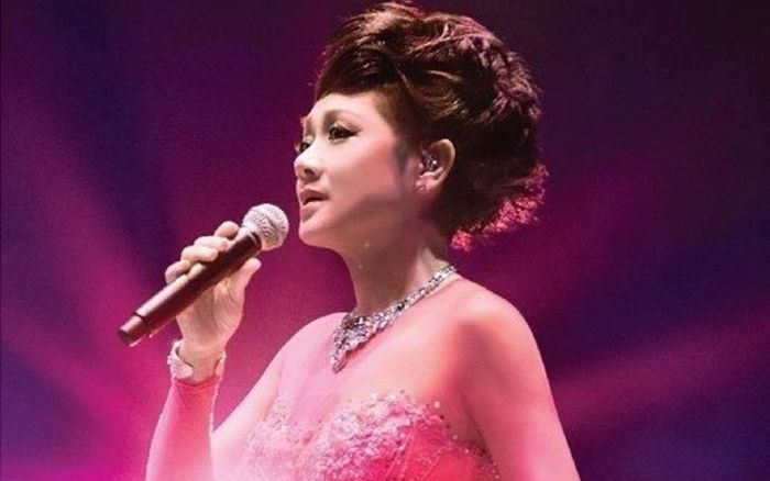 Nữ ca sĩ mua được 16 căn nhà nhờ hát một ca khúc, khán giả Việt 'thuộc làu làu'