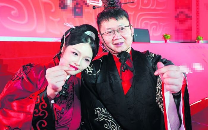 Cô gái kết hôn với người lính từng cứu sống mình năm 11 tuổi, mạng xã hội xúc động