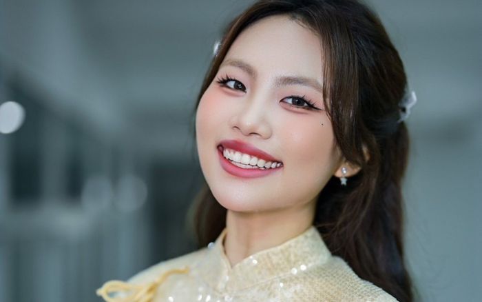 Phương Mỹ Chi mê mẩn món bánh ở chợ quê từng nhiều lần lọt top món ngon nhất thế giới