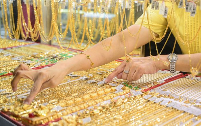 Tin tài chính hôm nay 8/12: Giá vàng phục hồi, USD tự do giảm