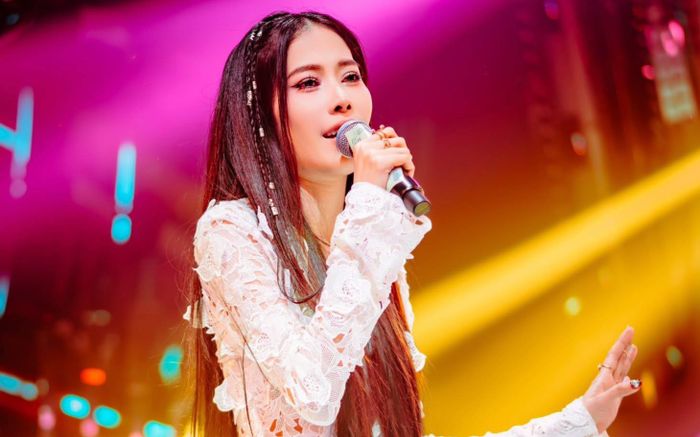 Nam Em lên tiếng khi bị nói hết thời chỉ có quán bar mời hát, hé lộ luôn mức cát-xê