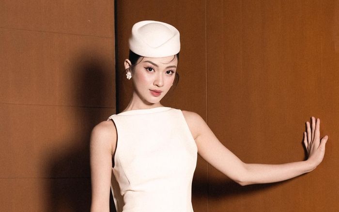 Chiếc điện thoại đời mới 8 chữ số của Á hậu Vũ Thuý Quỳnh