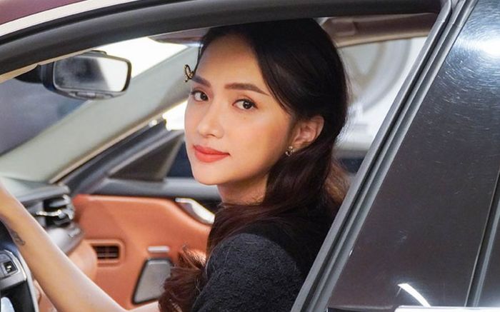 Chiếc xe 8 tỷ của Hương Giang