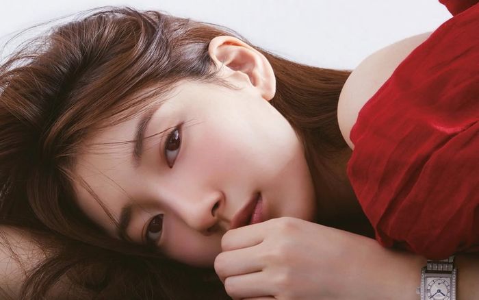 Trước thềm ra mắt phim mới, Suzy làm một điều khiến fan Việt bất ngờ