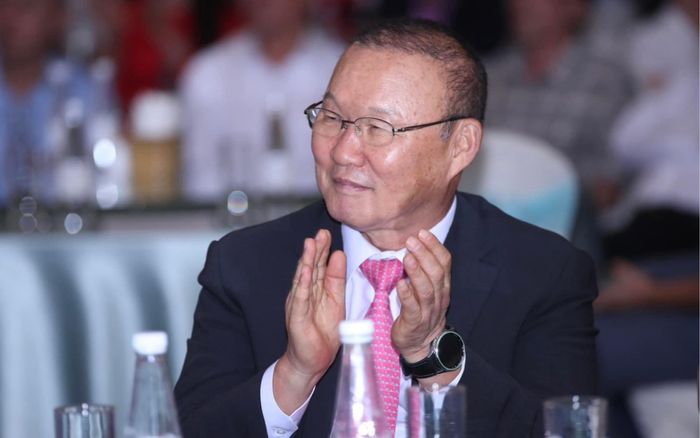 Chiếc đồng hồ 10 triệu của HLV Park Hang Seo