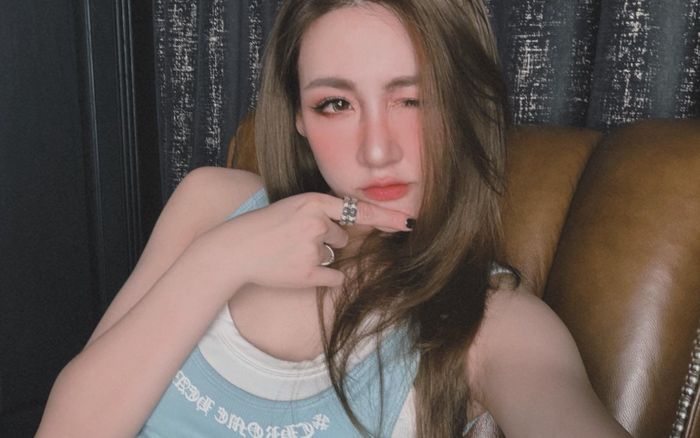 Sốc với visual của Á hậu Vbiz U40, được khen trẻ măng y hệt gái đôi mươi