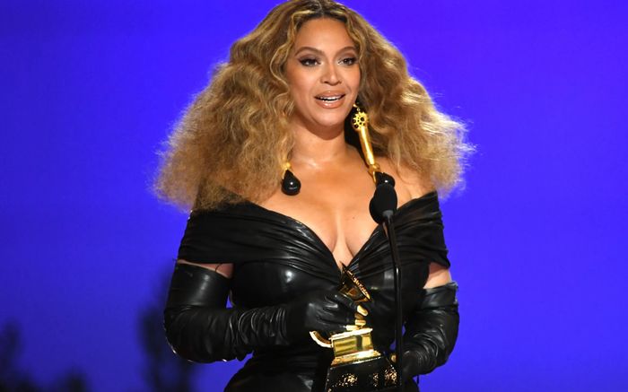 Nữ ca sĩ lên tiếng bảo vệ Beyoncé trước thềm Lễ trao giải GRAMMY 2025