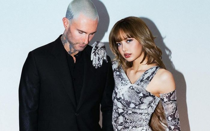 Cú bắt tay giữa Lisa và Maroon 5 không như kỳ vọng