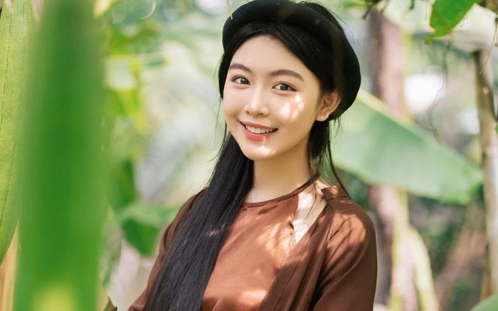Con gái Quyền Linh gây thương nhớ với vẻ đẹp kiêu sa