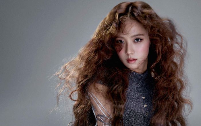 Jisoo gây hụt hẫng trước thềm tái xuất