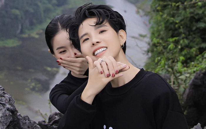 Vũ Cát Tường cầu hôn thành công bạn gái