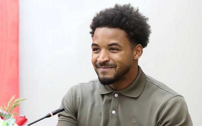 Người đứng sau thành công của Nguyễn Xuân Son