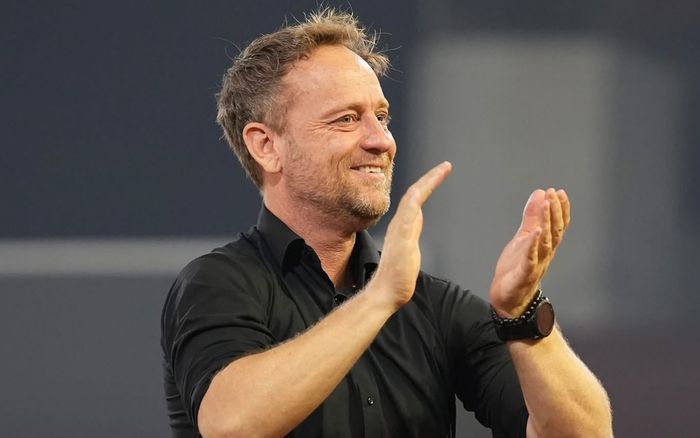 Ngả mũ trước đẳng cấp của Mano Polking