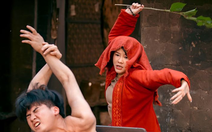 Đèn Âm Hồn đánh bại phim của Trấn Thành - Thu Trang giành top 1 phòng vé