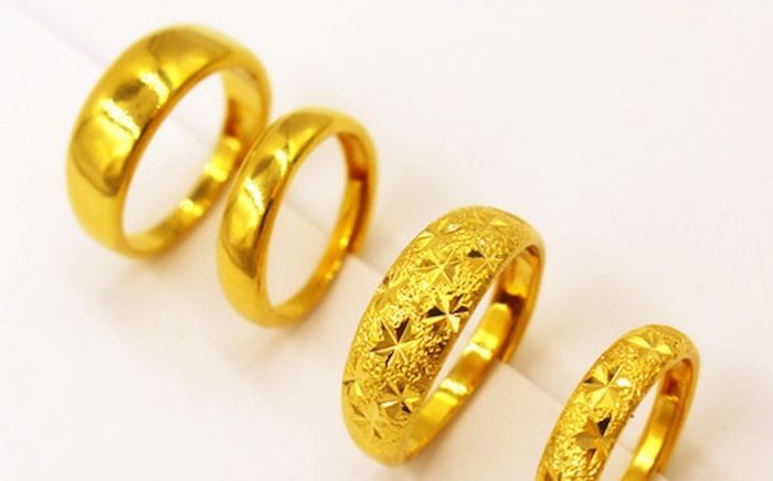 Giá vàng hôm nay (3/3): Tiếp tục lao dốc