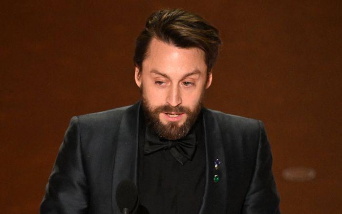 Em trai sao nhí Ở Nhà Một Mình giành tượng vàng Oscar 2025
