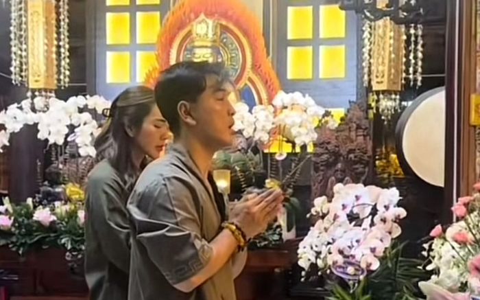 Xúc động hình ảnh vợ chồng Ưng Hoàng Phúc bên vợ Quý Bình