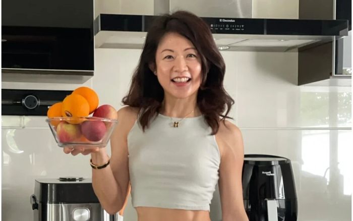 'Bà mẹ 2 con' giảm 16kg để làm người mẫu tuổi 52