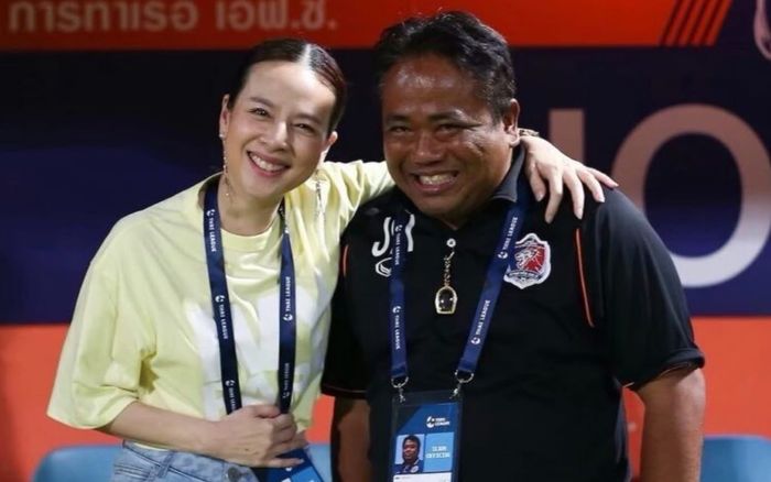 Thua Trung Quốc, HLV Thái Lan đòi Madam Pang cải tổ bóng đá