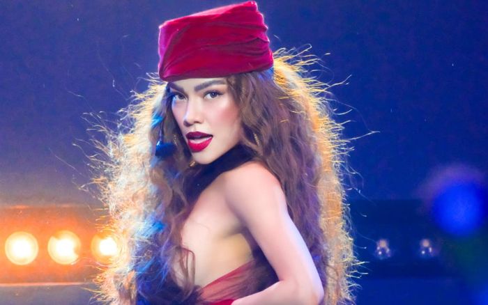 Hồ Ngọc Hà 'sợ mất việc'