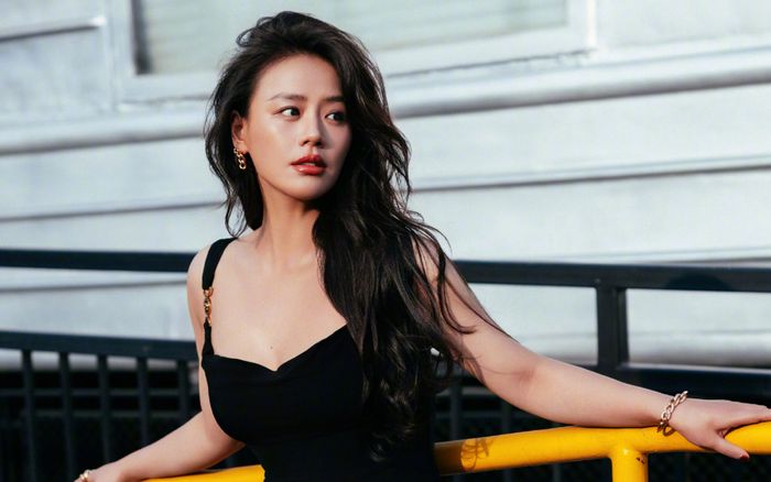 Nữ diễn viên vừa vượt qua trầm cảm lại bị bạn trai đòi phí chia tay khủng?