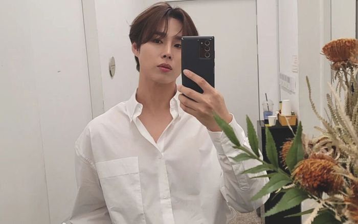 Nam ca sĩ lạm dụng thuốc nhuận tràng để giảm cân vì áp lực ngoại hình trong showbiz