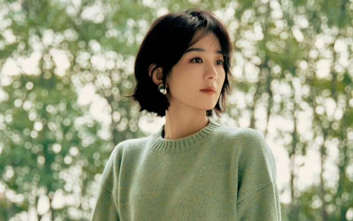 Triệu Lệ Dĩnh và chồng cũ được bắt gặp vội vã đến bệnh viện