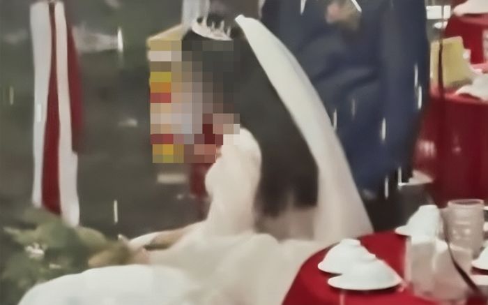 Trước đám cưới, cô dâu phát hiện mẹ ruột cùng chú rể ôm hết tiền bỏ trốn