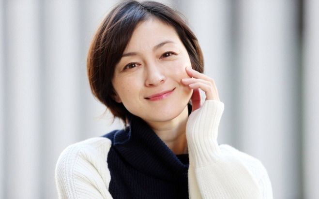 Ngọc nữ showbiz vướng nghi án ma túy, cảnh sát khám xét nhà 1,5 tiếng