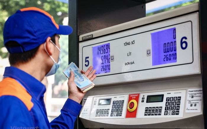 Giá xăng dầu hôm nay 12/4: Tăng trở lại