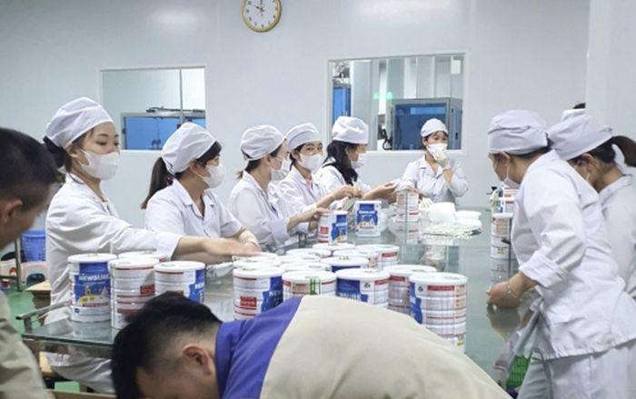 Bất ngờ danh tính 2 'ông trùm' điều hành 9 công ty sản xuất sữa giả